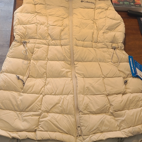 Columbia Medium Women's Cream Puffer Vest Down Filled NWT - Picture 5 of 16